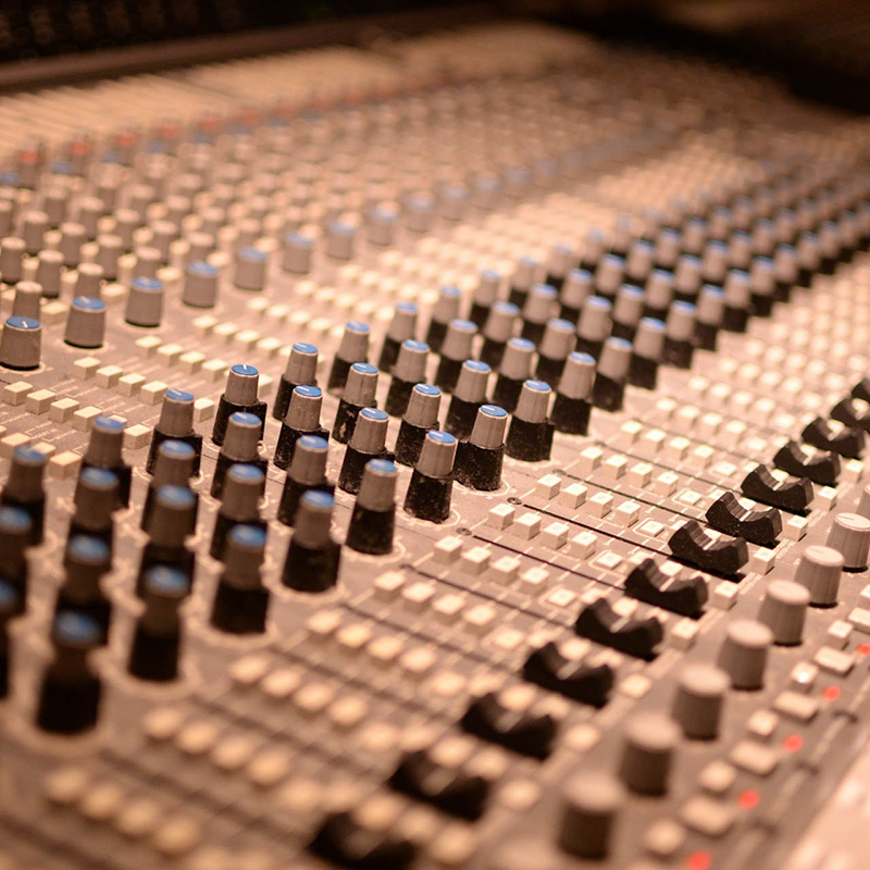 Mixing desk